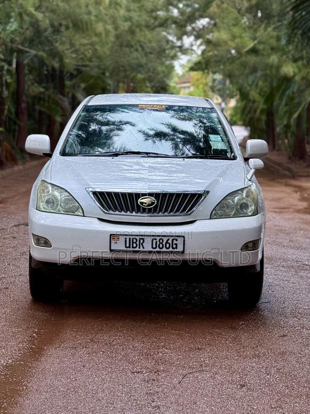 Toyota Harrier 2.4 2010 Off white