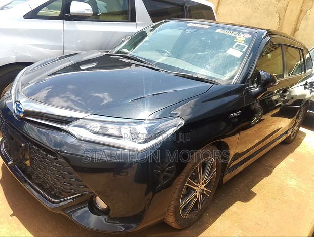 Toyota Corolla Fielder 1.5 Hybrid FWD 2015 Black