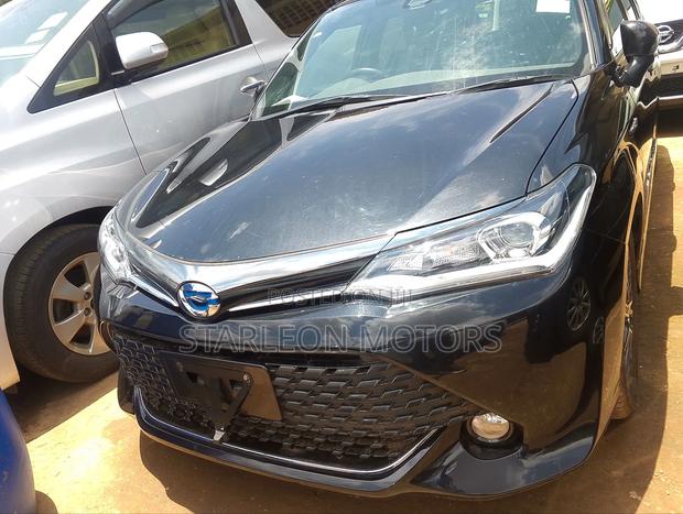 Toyota Corolla Fielder 1.5 Hybrid FWD 2015 Black