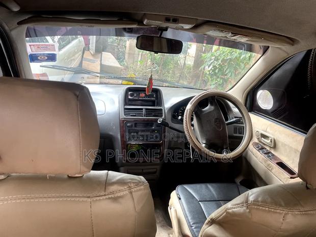 Toyota Ipsum 2000 White