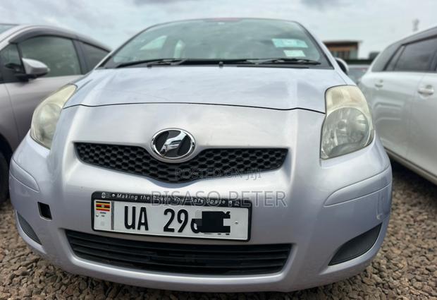 Toyota Vitz 1.0 FWD 5dr 2009 Silver