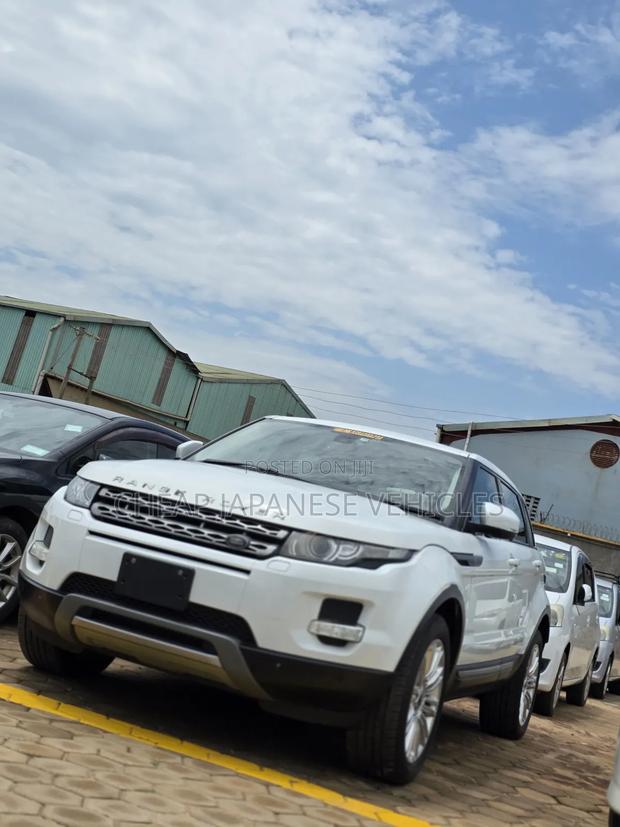 Land Rover Range Rover Evoque Pure 4dr SUV AWD (2.0L 4cyl Turbo 9A) White