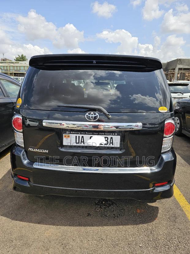 Toyota Corolla Rumion 2010 Black