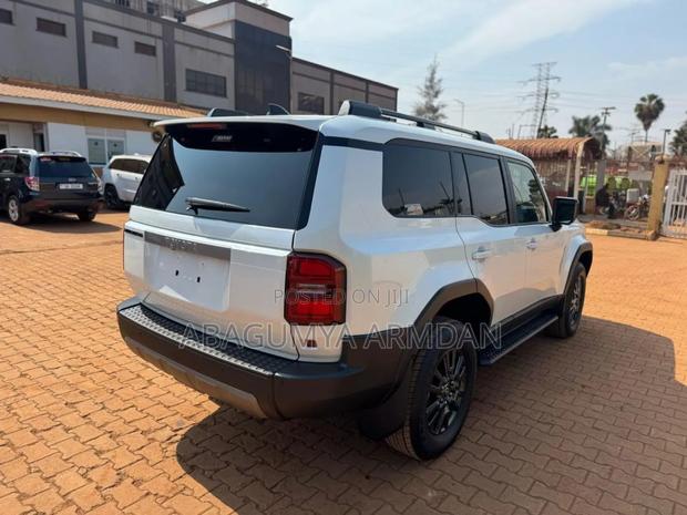 New Toyota Land Cruiser Prado 2.7 2024 White