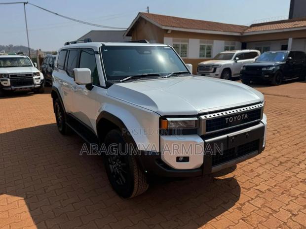 New Toyota Land Cruiser Prado 2.7 2024 White