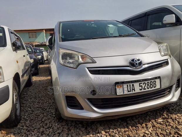 Toyota Ractis 1.5 AWD 2010 Silver