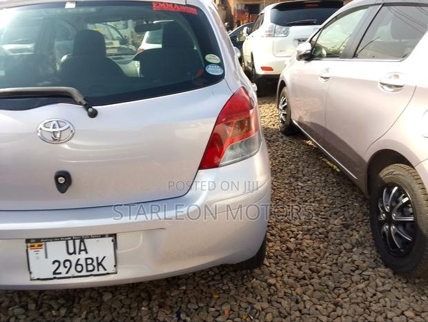Toyota Vitz 1.3 AWD 5dr 2010 Gold