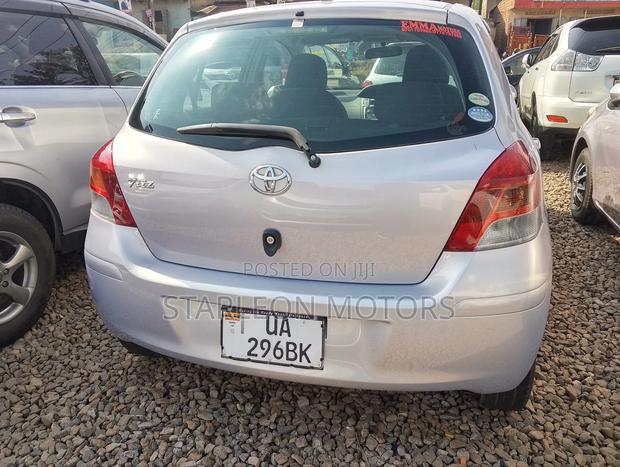 Toyota Vitz 1.3 AWD 5dr 2010 Gold