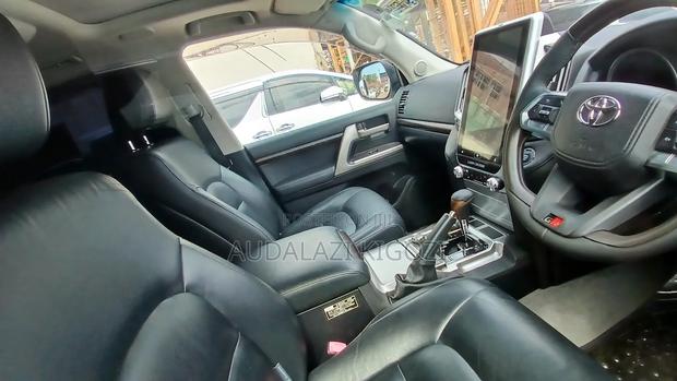 Toyota Land Cruiser 2016 White