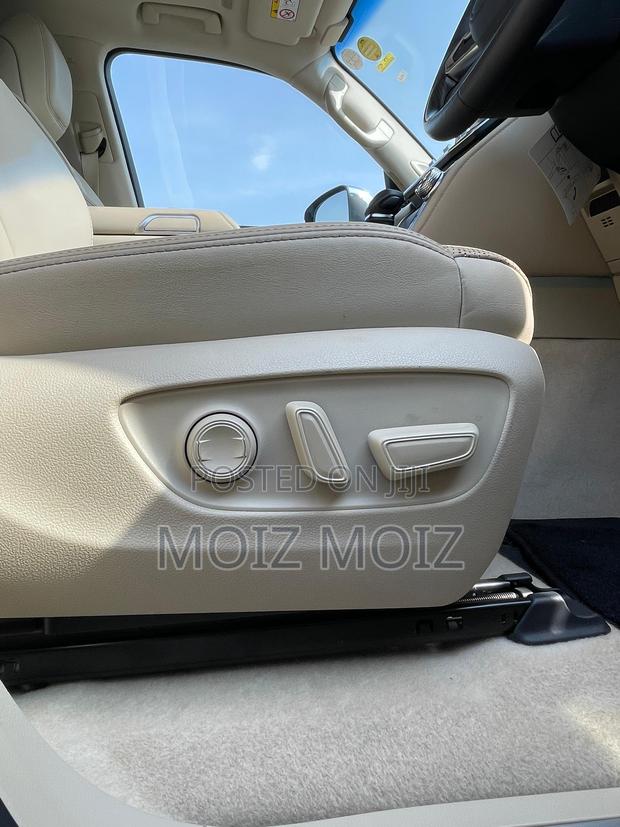Toyota Land Cruiser 3.5 Petrol 4WD 2022 White