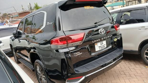 Toyota Land Cruiser 2017 Black