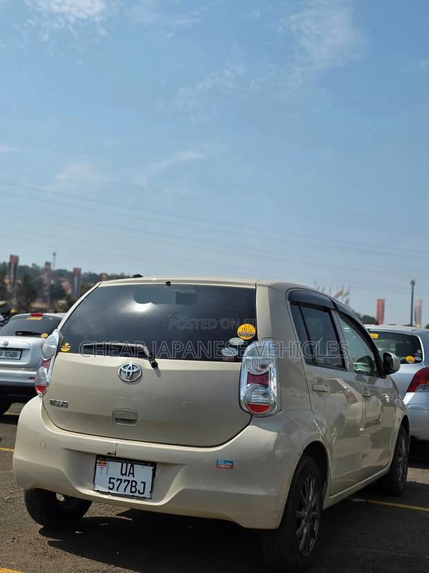 Toyota Passo 2011 Ivory