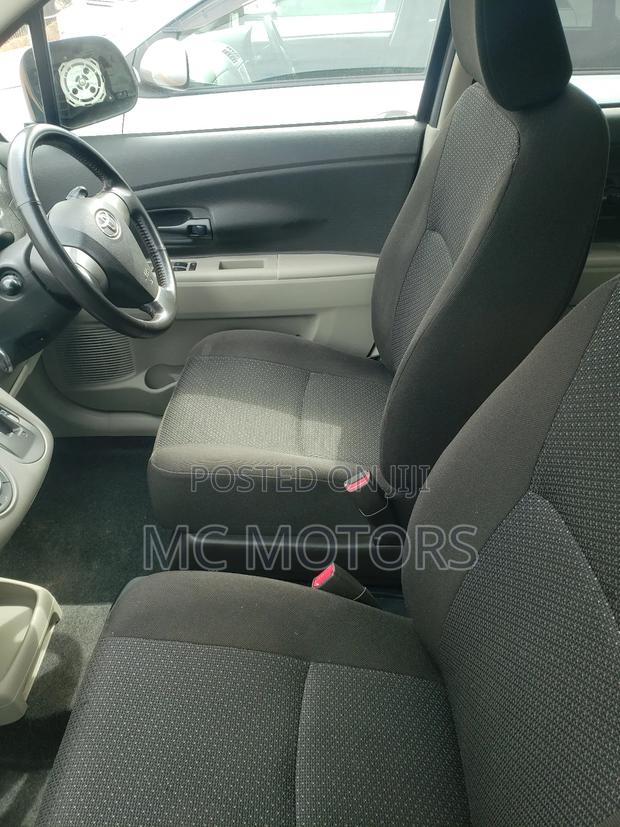 Toyota Passo Sette 1.5 AWD 2011 Black