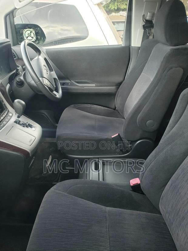 Toyota Alphard 2.4 Petrol AWD 2012 White