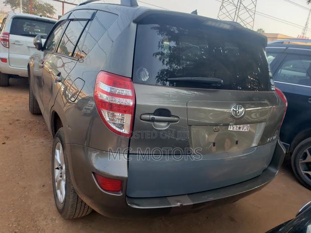 Toyota RAV4 2.5 Limited 2012 Gray