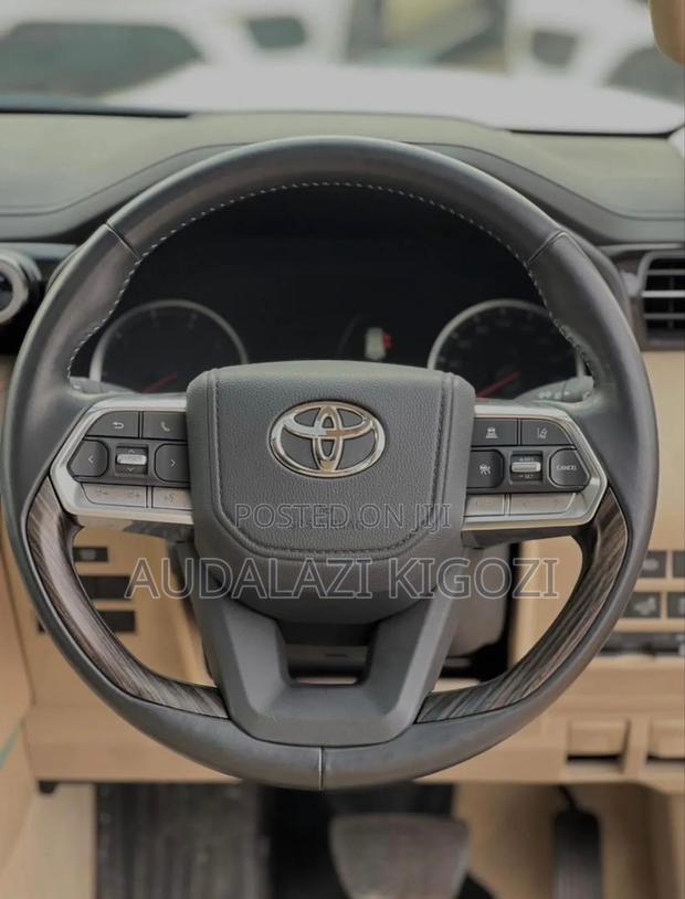 Toyota Land Cruiser 2023 White