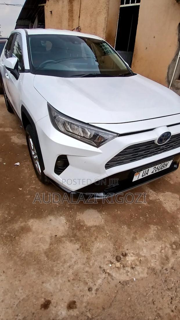 Toyota RAV4 2020 White