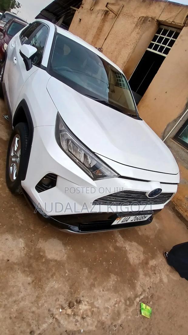 Toyota RAV4 2020 White