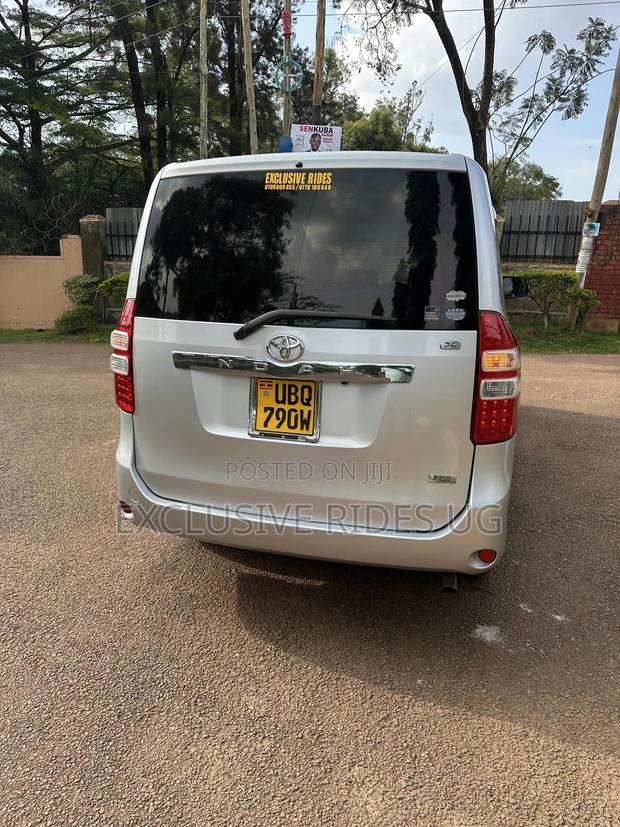 Toyota Noah 2011 White
