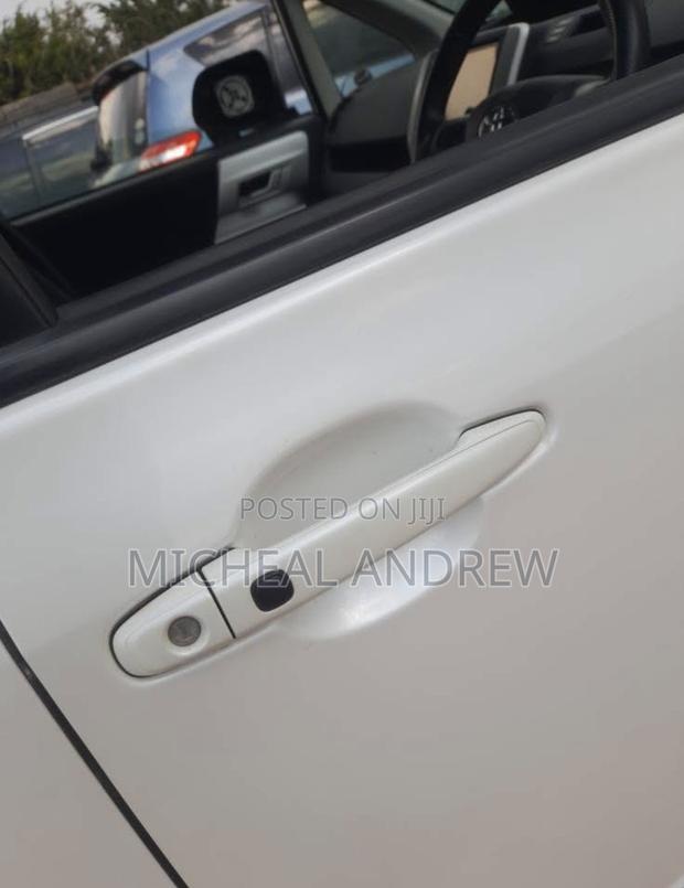 Toyota Noah 2.0 AWD (7 Seater) 2017 White