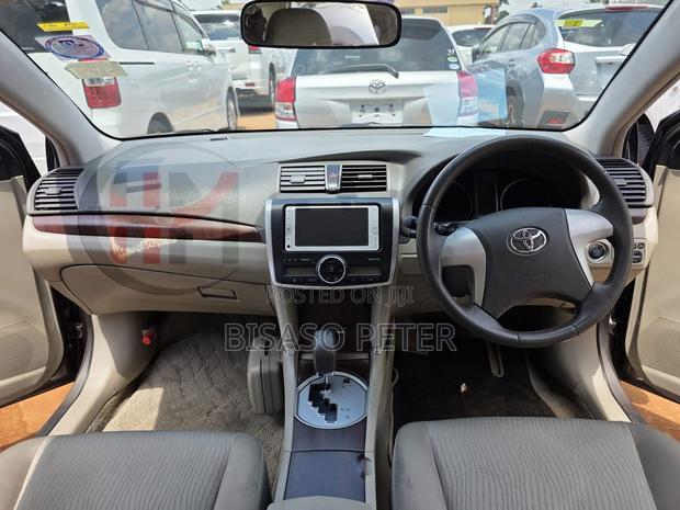 Toyota Premio 1.8 AWD 2012 Gray