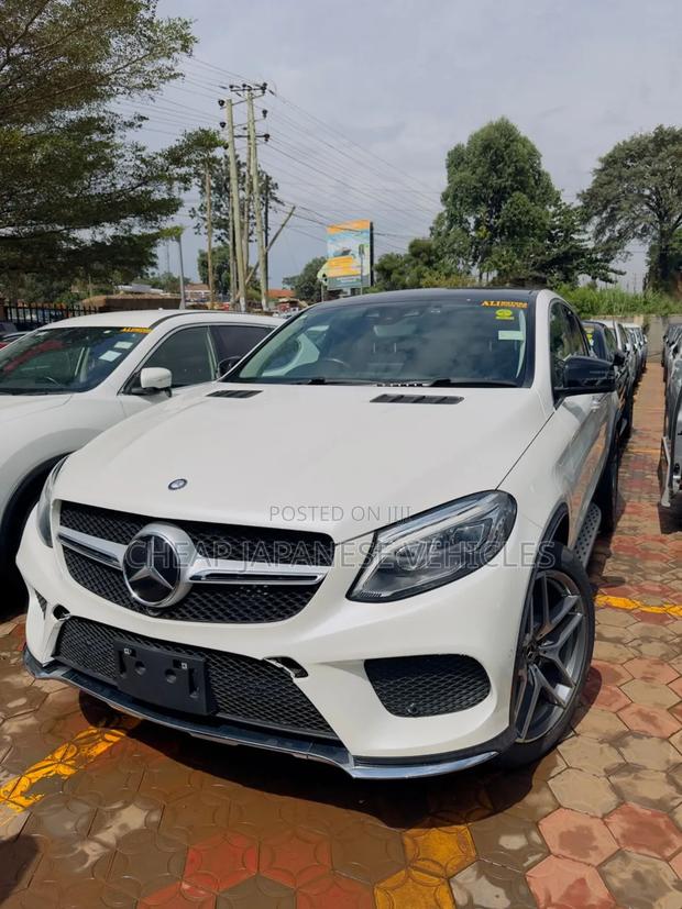 Mercedes-Benz GLE-Class GLE 350d 4MATIC 2018 White