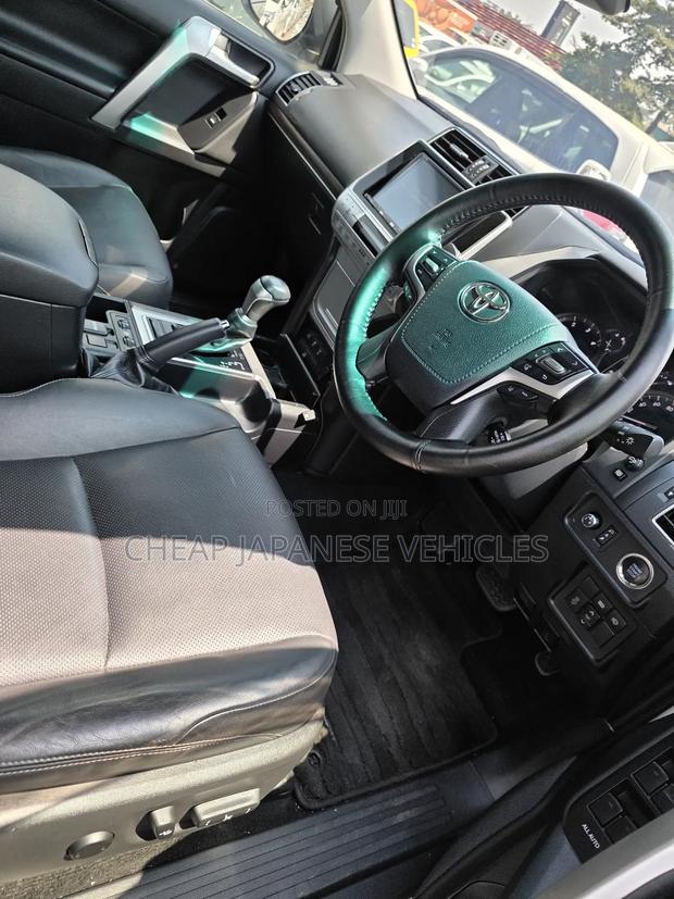 Toyota Land Cruiser Prado 2.8 2017 Pearl
