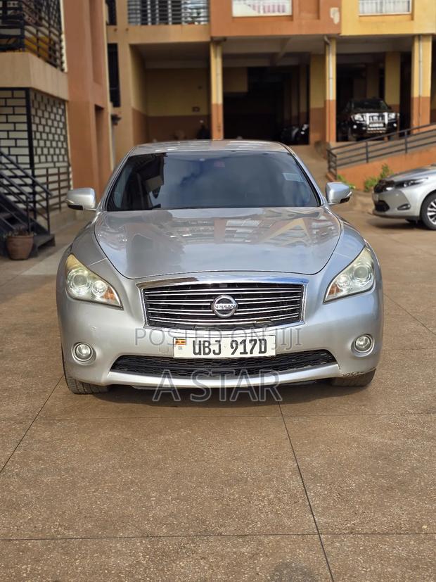 Nissan Fuga 2013 Silver