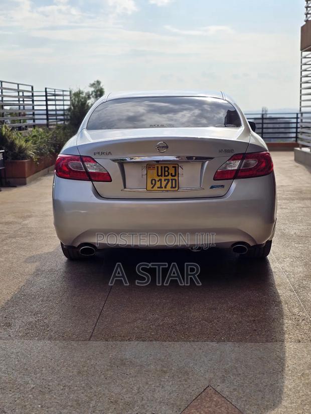 Nissan Fuga 2013 Silver