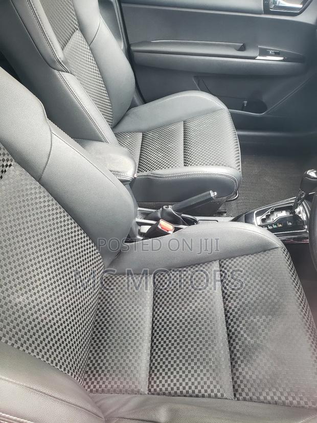 Toyota Corolla Fielder 1.5 Hybrid FWD 2016 White