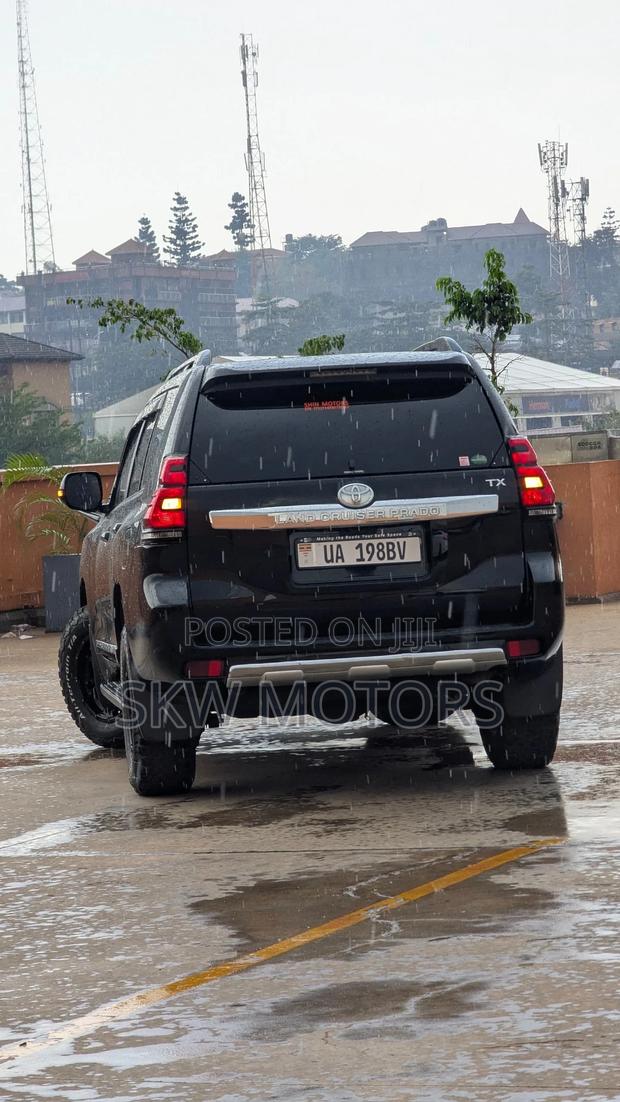 Toyota Land Cruiser Prado 2018 Black