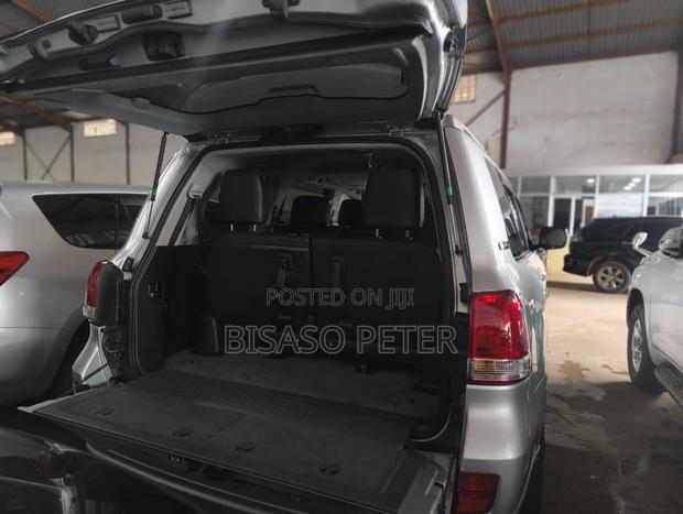 Toyota Land Cruiser 4.6 V8 ZX 2011 Silver