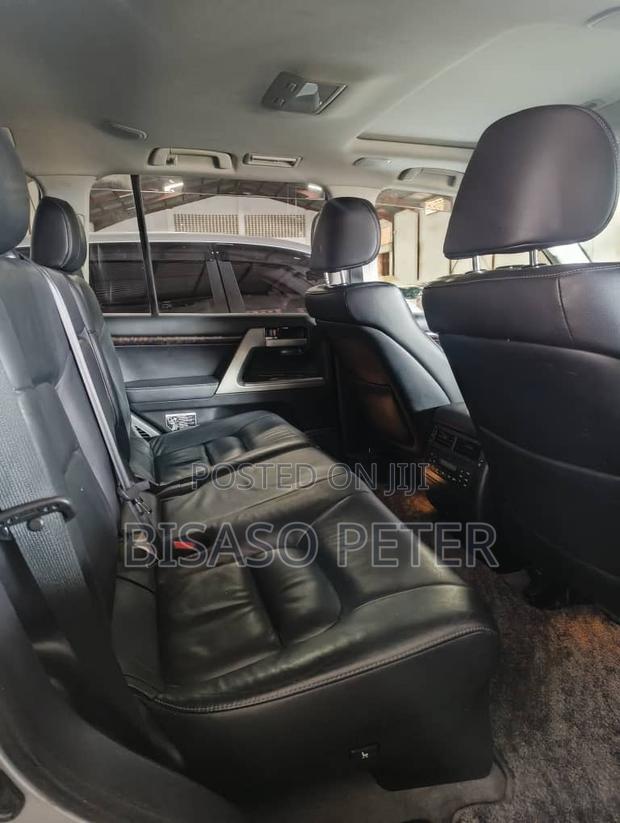 Toyota Land Cruiser 4.6 V8 ZX 2011 Silver