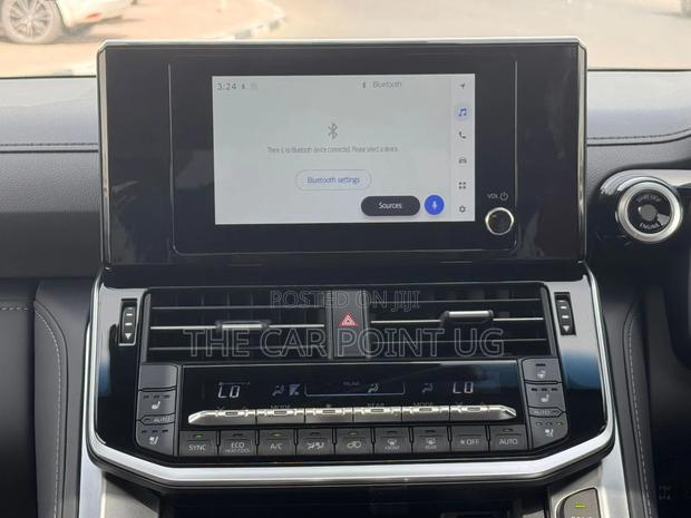 New Toyota Land Cruiser LC300 2025 White