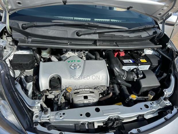 Toyota Sienta 1.5 AWD 2016 Silver