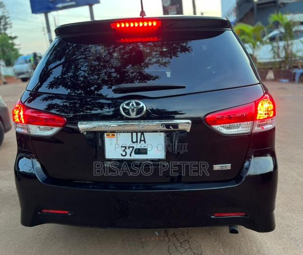 Toyota Wish 2011 Black