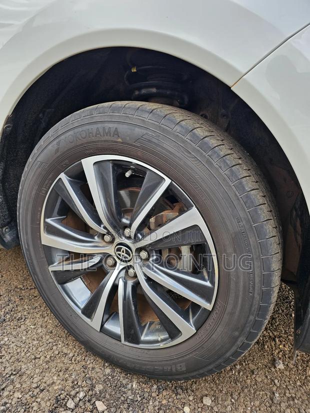 Toyota Harrier 2.0 2020 White