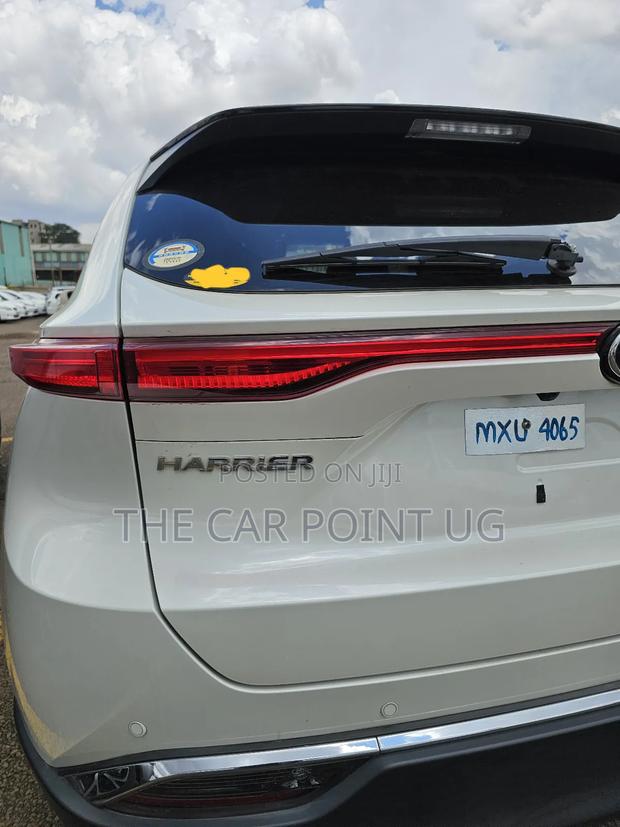 Toyota Harrier 2.0 2020 White