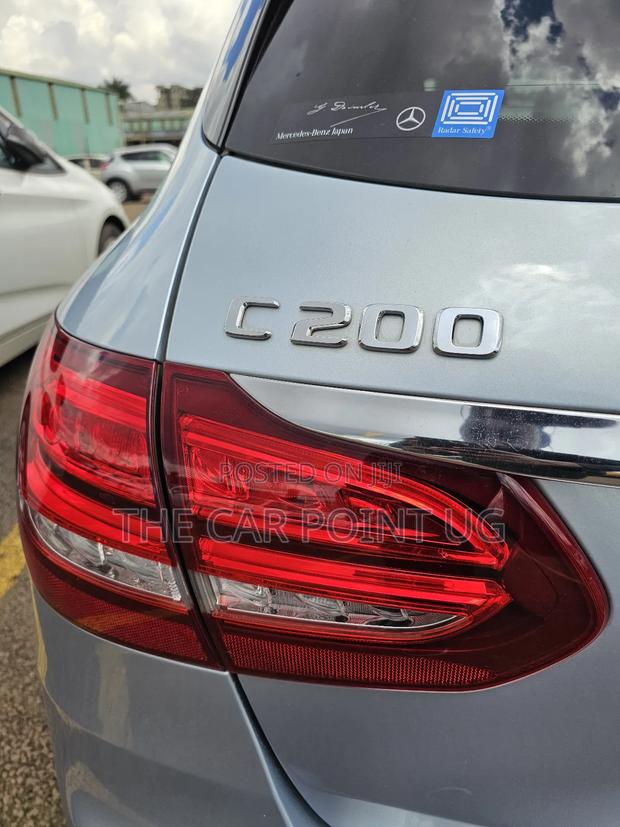 Mercedes-Benz C200 2017 Blue
