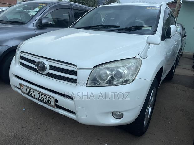 Toyota RAV4 2008 White