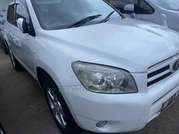 Toyota RAV4 2008 White