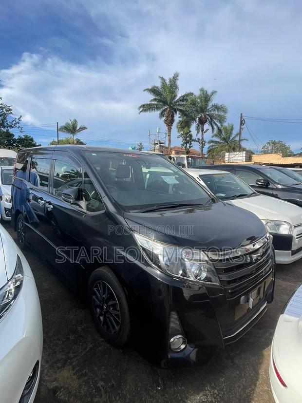 Toyota Noah 2016 Black