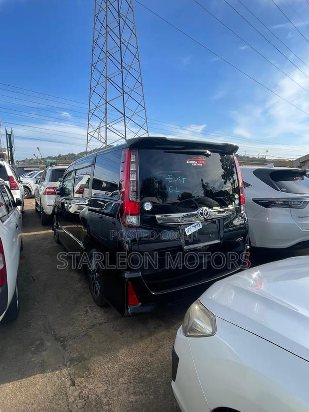 Toyota Noah 2016 Black