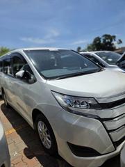 Toyota Noah 2018 Pearl for sale