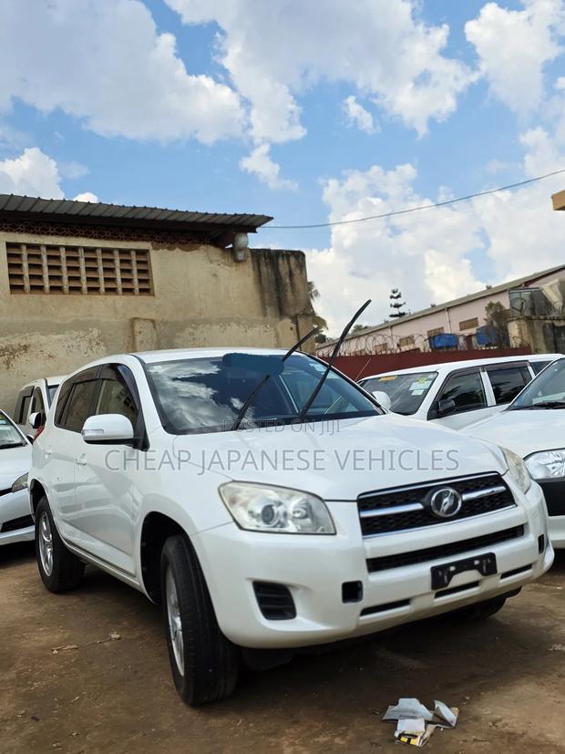 Toyota RAV4 2012 White