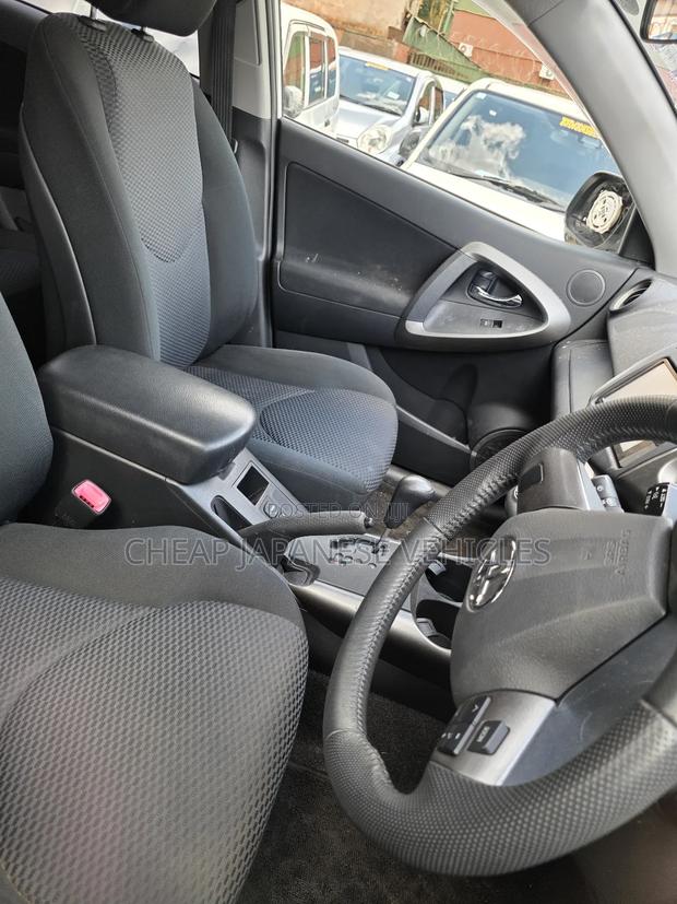 Toyota RAV4 2012 White