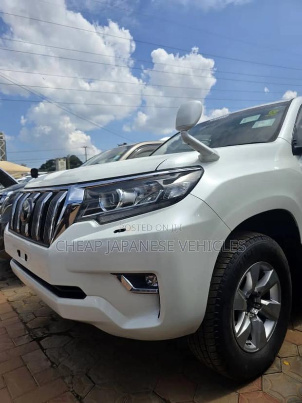 Toyota Land Cruiser Prado 2.8 2020 White