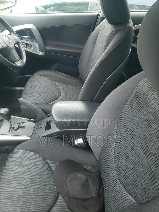 Toyota RAV4 2.5 Limited 2010 White