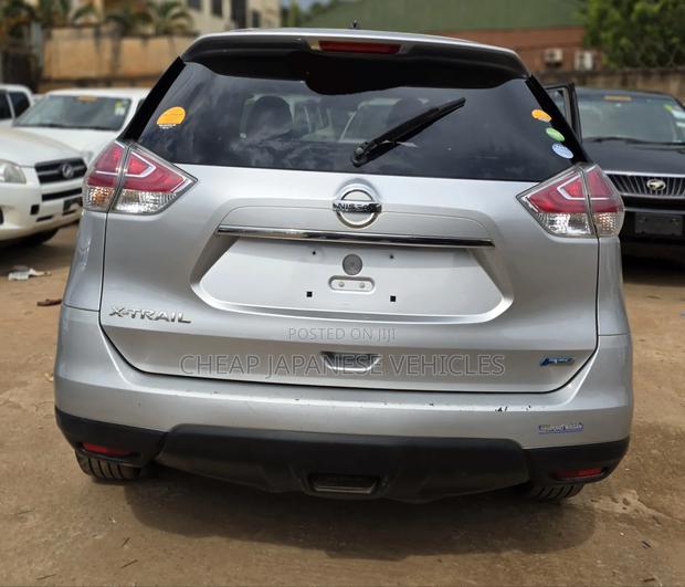Nissan X-Trail 2015 Silver