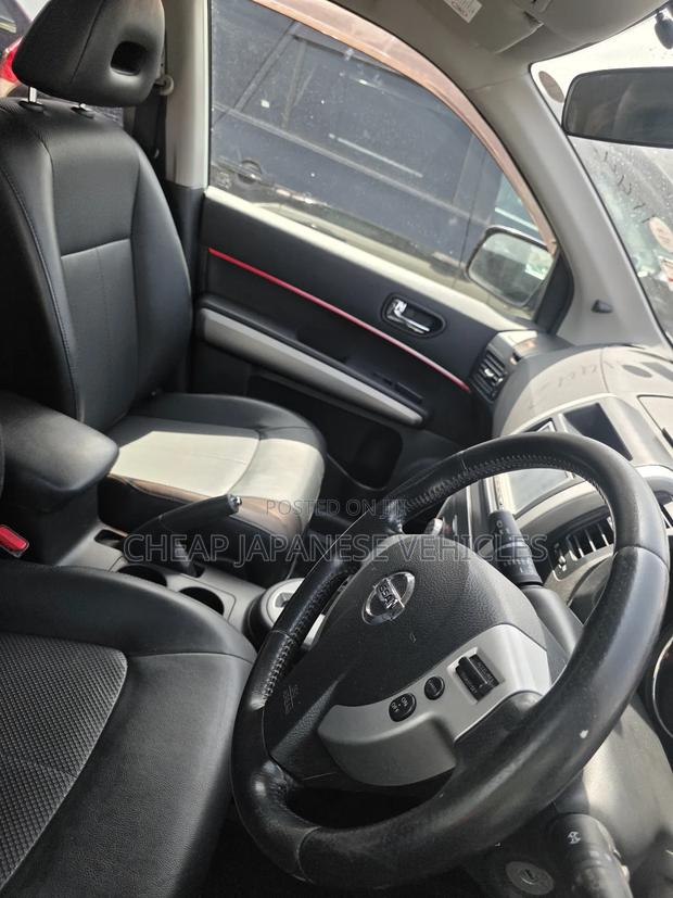 Nissan X-Trail 2011 Pearl